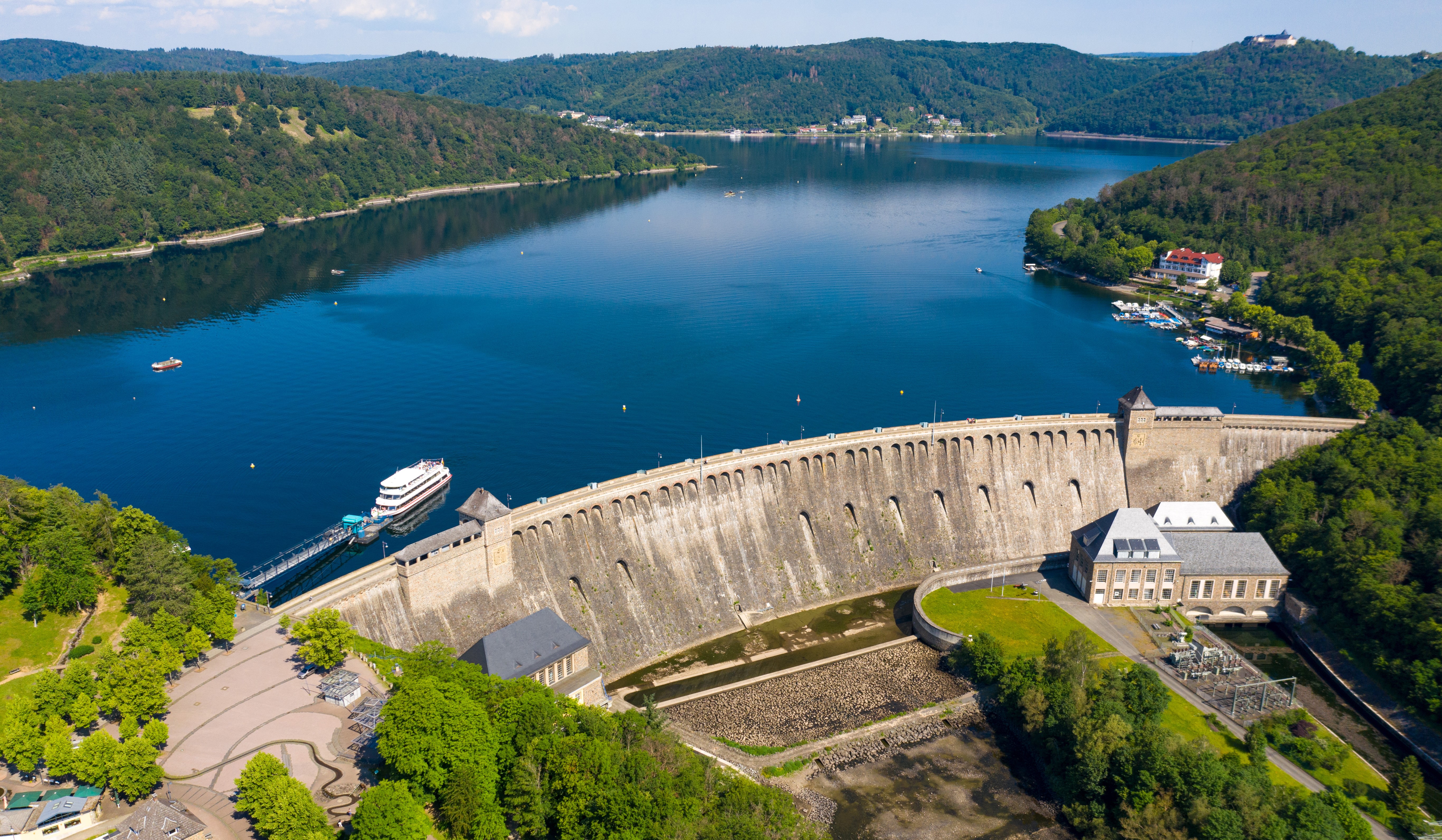 Edersee mit Staumauer Heinz Hillberg